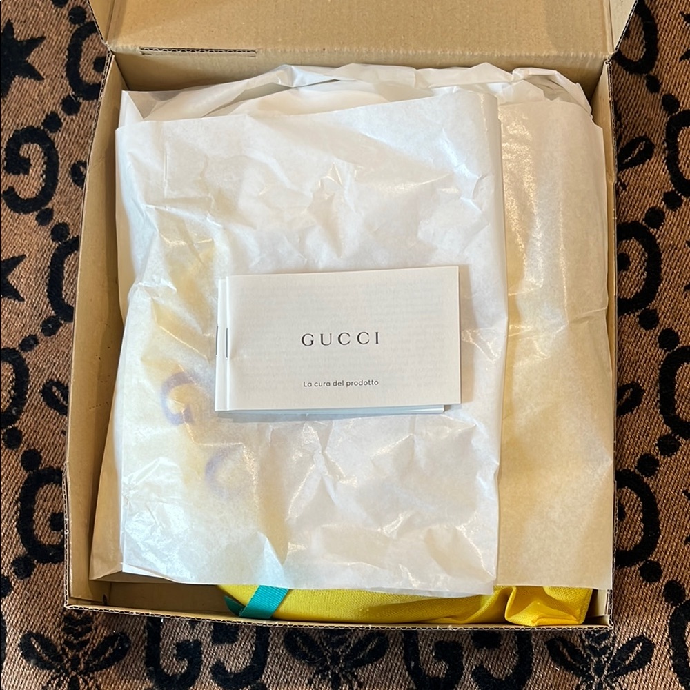 Gucci/Adidas collaboration White and Gold belt with Double G Buckle - Picture 9 of 10